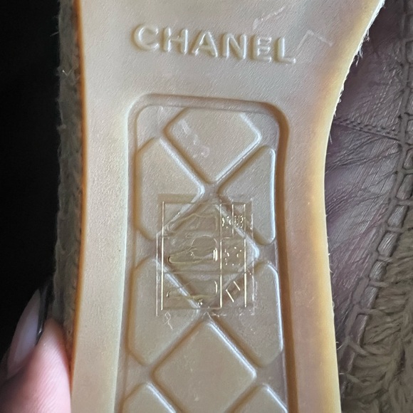 Chanel Pink Iridescent Laminated Lambskin Grosgrain Embroidered CC Espadrilles - Picture 9 of 11